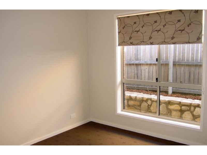 33 Jean MacNamara Street, Macgregor ACT 2615