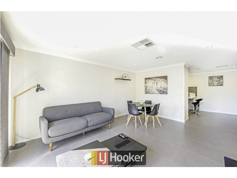 7/10 Charles Perkins Circuit, Bonner ACT 2914