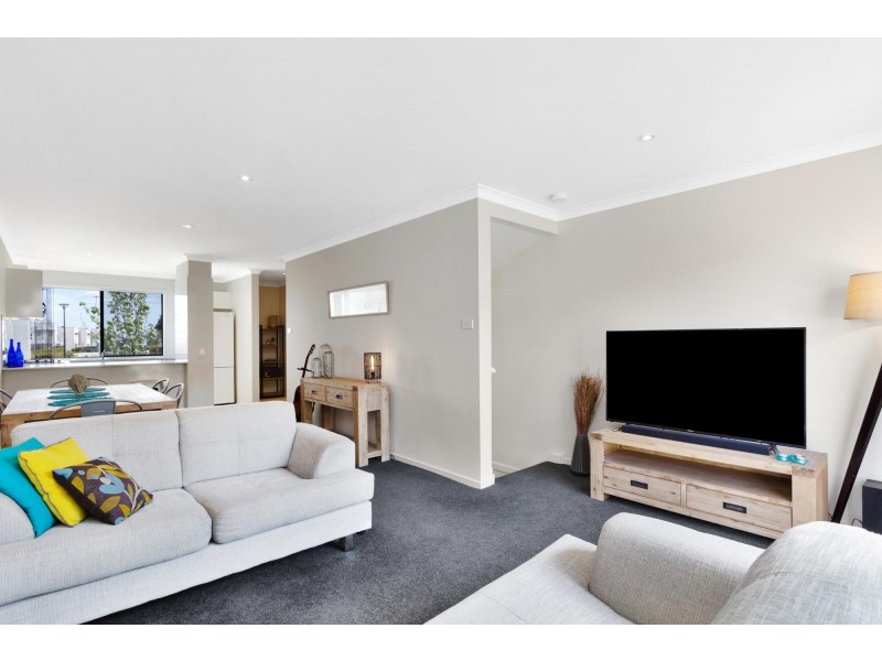 15/62 Whitrod Avenue, Casey ACT 2913