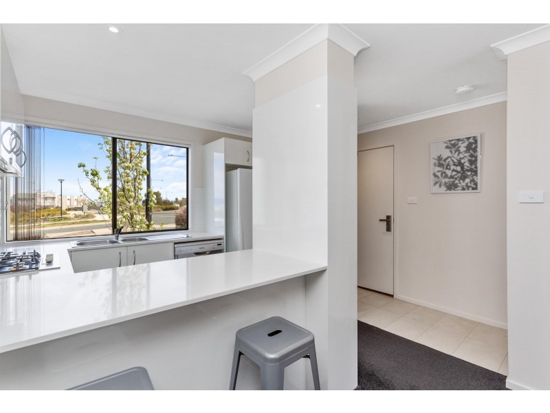 15/62 Whitrod Avenue, Casey ACT 2913