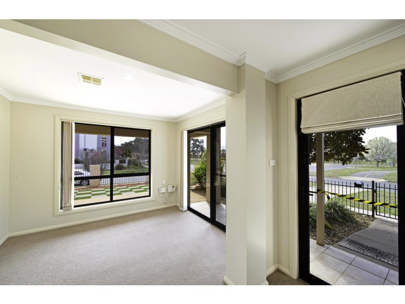 248 Anthony Rolfe Avenue, Gungahlin ACT 2912