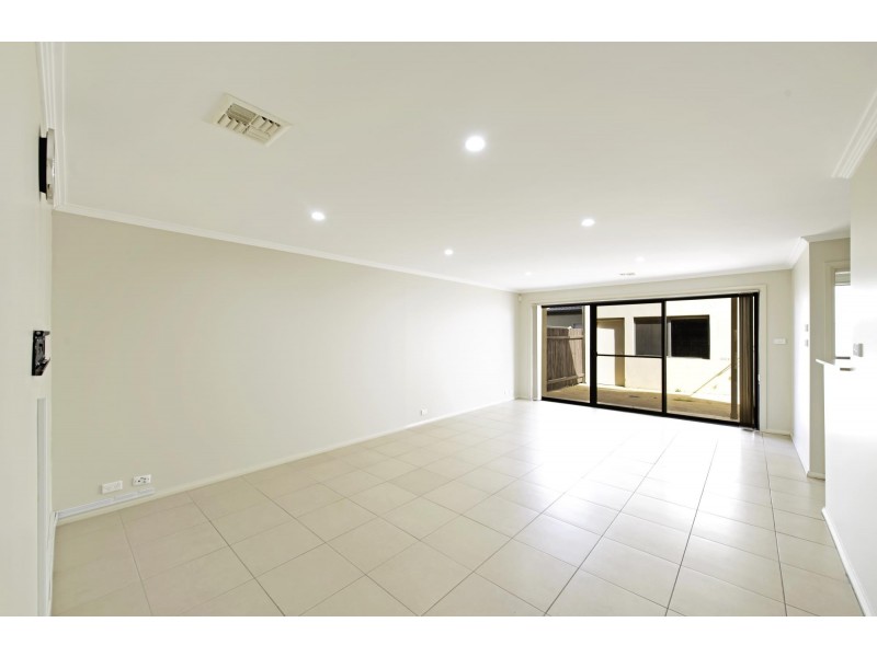 248 Anthony Rolfe Avenue, Gungahlin ACT 2912