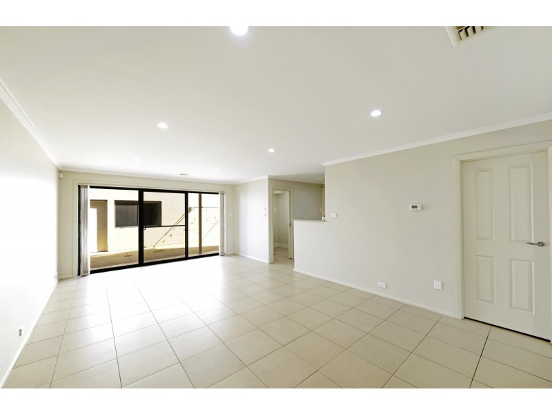 248 Anthony Rolfe Avenue, Gungahlin ACT 2912