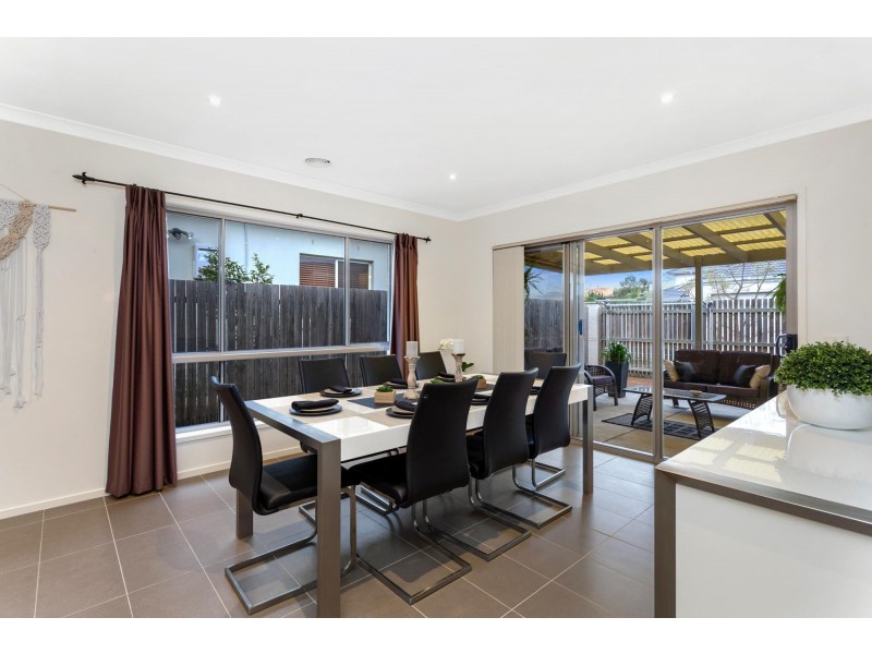 75 Patrick White Circuit, Franklin ACT 2913