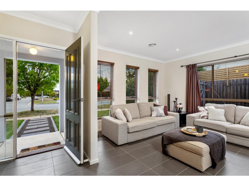 75 Patrick White Circuit, Franklin ACT 2913