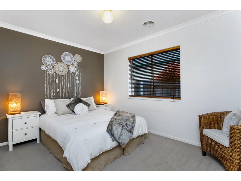 75 Patrick White Circuit, Franklin ACT 2913