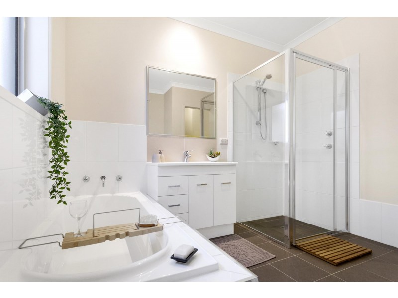 75 Patrick White Circuit, Franklin ACT 2913