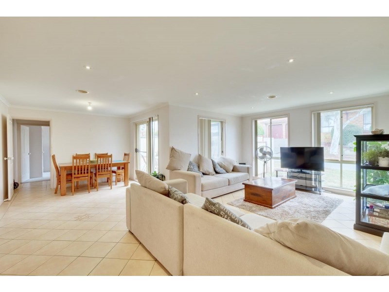 52 Warrumbul Street, Ngunnawal ACT 2913