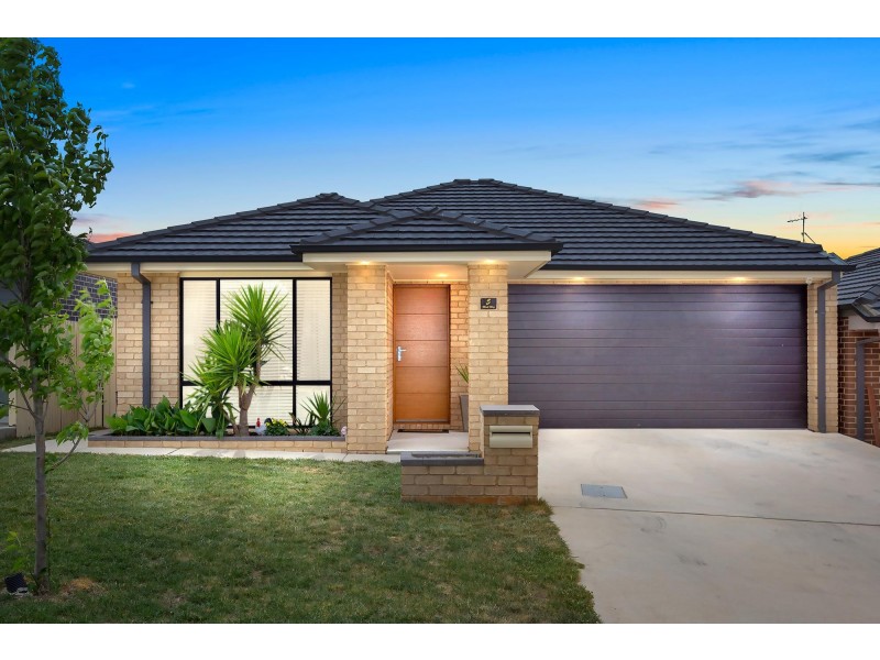5 Madi Way, Ngunnawal ACT 2913