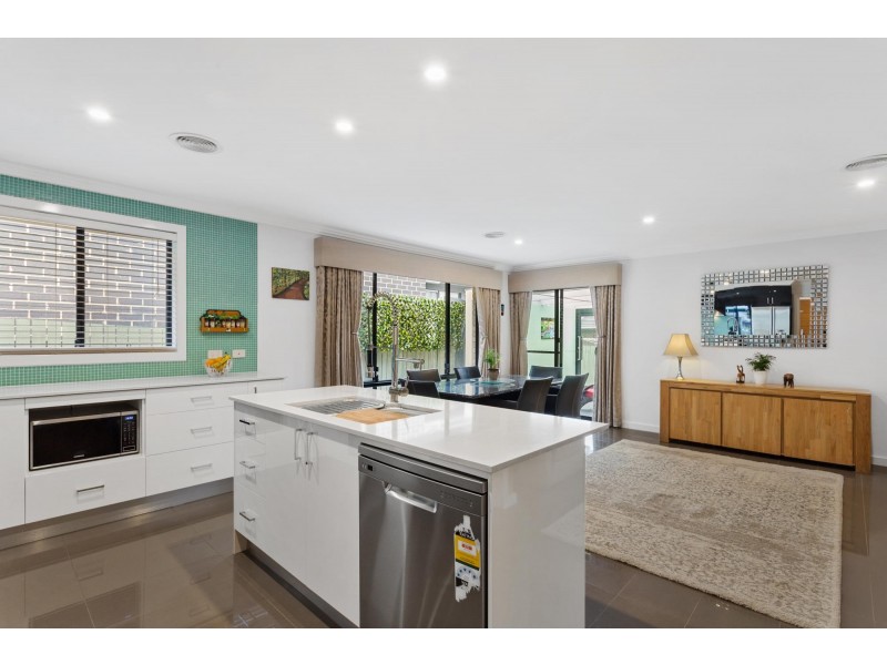 5 Madi Way, Ngunnawal ACT 2913