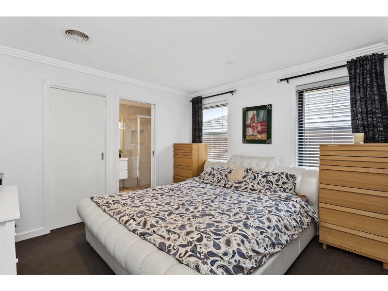 5 Madi Way, Ngunnawal ACT 2913