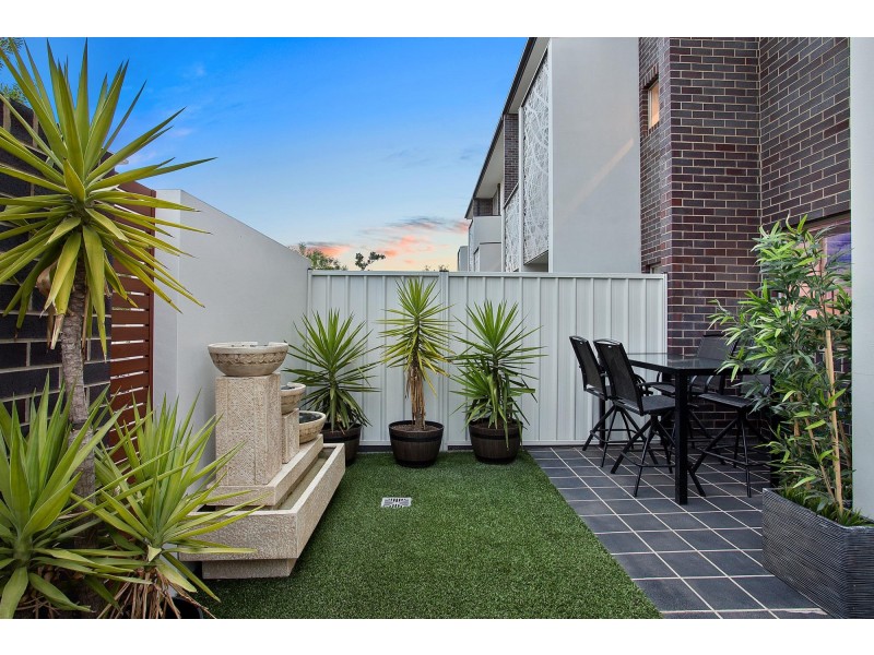 17/2 Clare Burton Crescent, Franklin ACT 2913