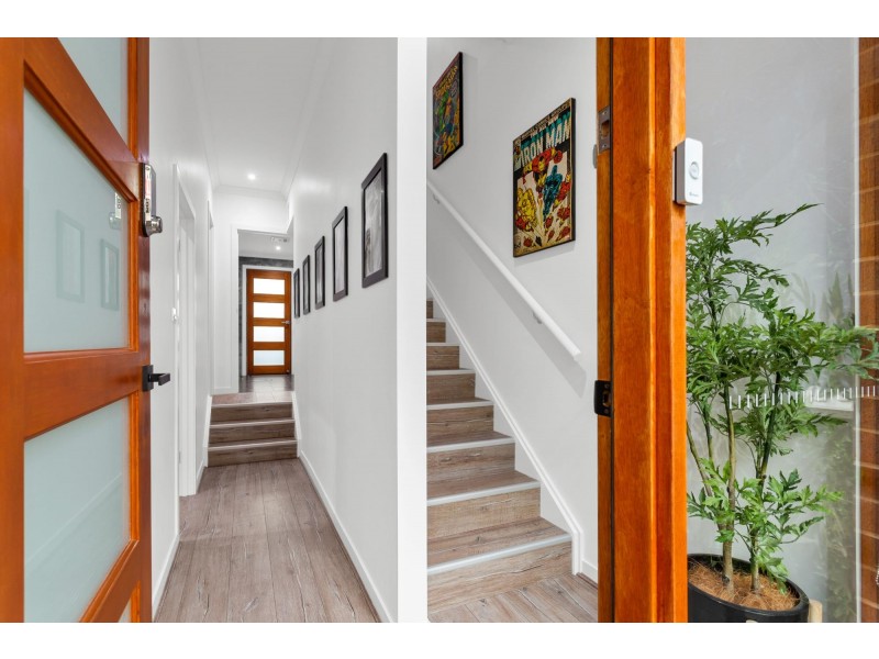 17/2 Clare Burton Crescent, Franklin ACT 2913