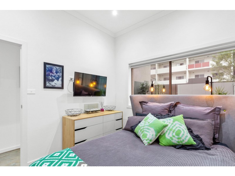 17/2 Clare Burton Crescent, Franklin ACT 2913