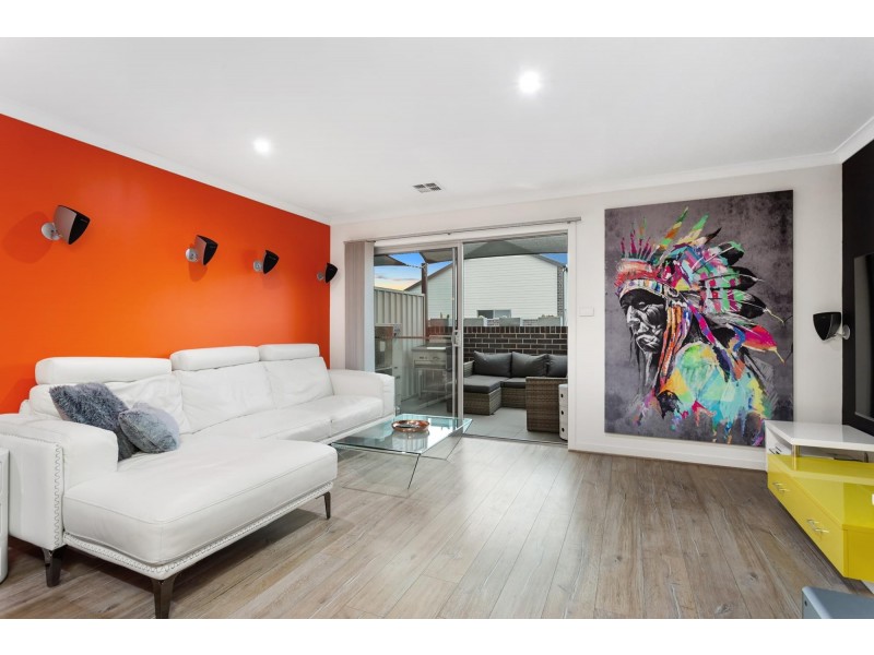 17/2 Clare Burton Crescent, Franklin ACT 2913