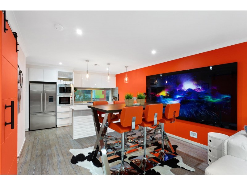 17/2 Clare Burton Crescent, Franklin ACT 2913