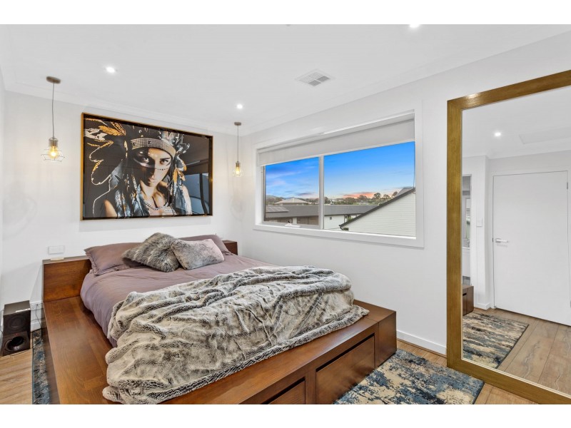 17/2 Clare Burton Crescent, Franklin ACT 2913