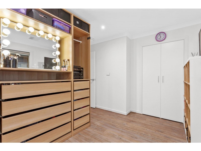 17/2 Clare Burton Crescent, Franklin ACT 2913