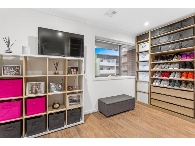 17/2 Clare Burton Crescent, Franklin ACT 2913