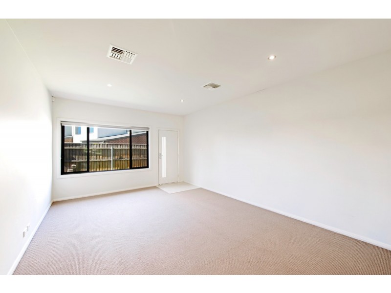 10/16 Ray Ellis Crescent, Forde ACT 2914