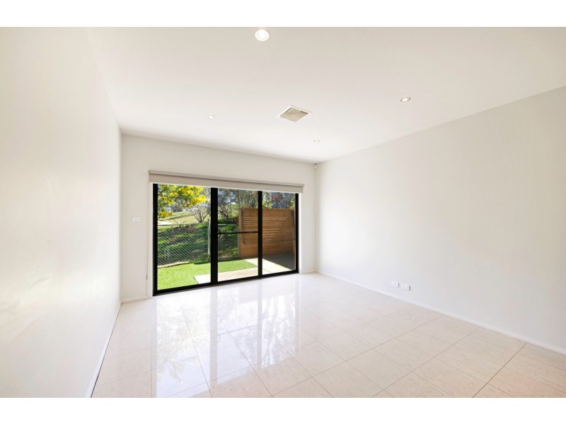 10/16 Ray Ellis Crescent, Forde ACT 2914