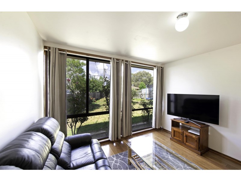 17 Cumbrae Place, Kambah ACT 2902