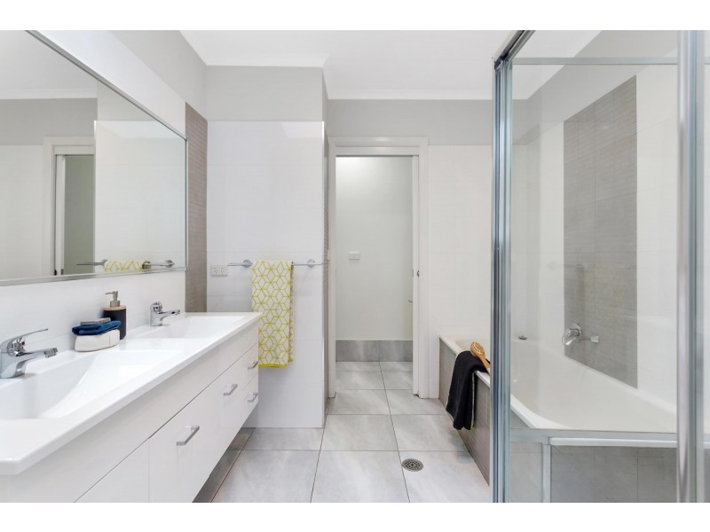 5 Outhwaite Street, Franklin ACT 2913