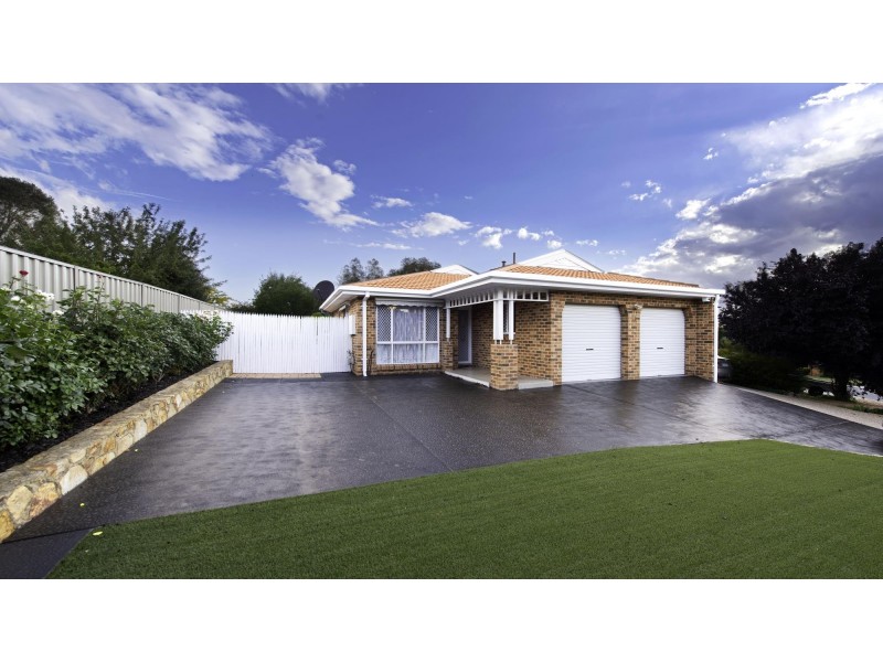 18 Leita Court, Ngunnawal ACT 2913
