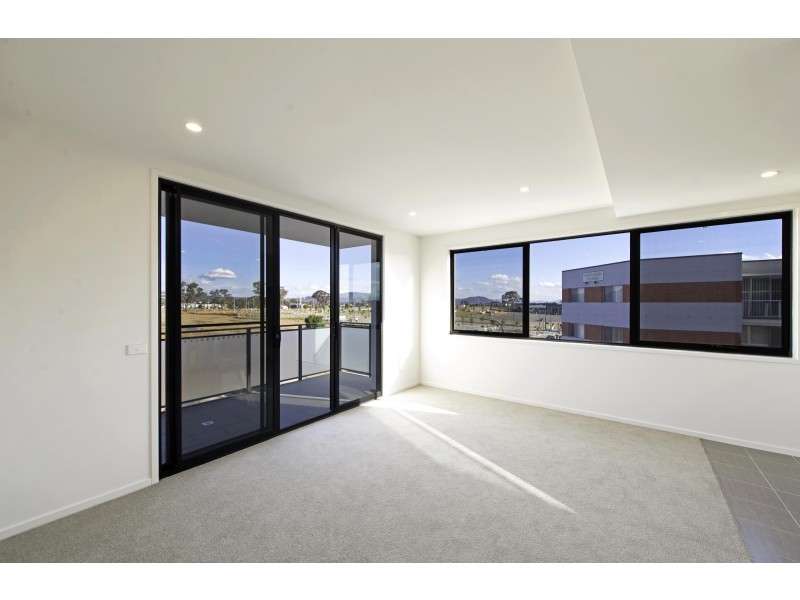 100/2 Hinder Street, Gungahlin ACT 2912