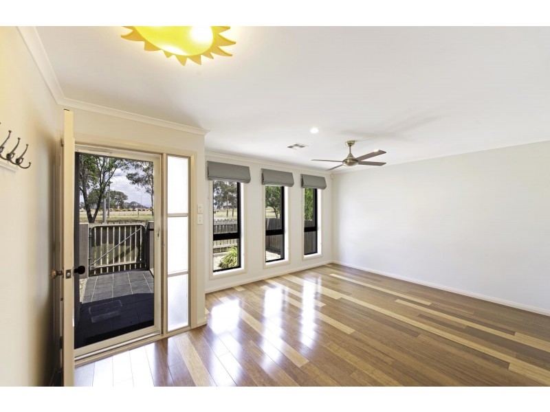 187 Anthony Rolfe Avenue, Gungahlin ACT 2912