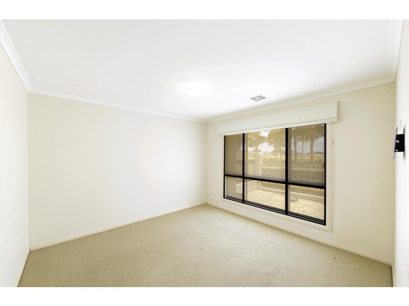 187 Anthony Rolfe Avenue, Gungahlin ACT 2912