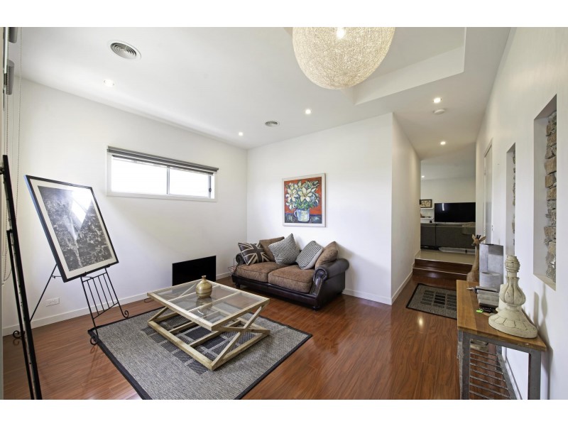 7 Foy Street, Forde ACT 2914