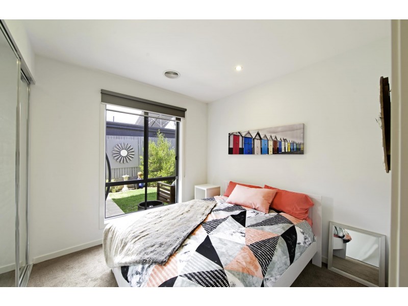 7 Foy Street, Forde ACT 2914
