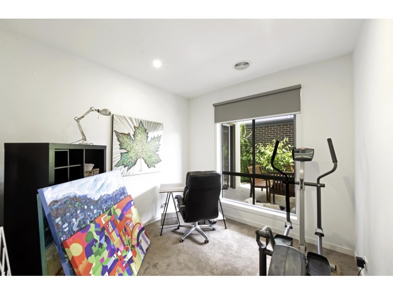 7 Foy Street, Forde ACT 2914