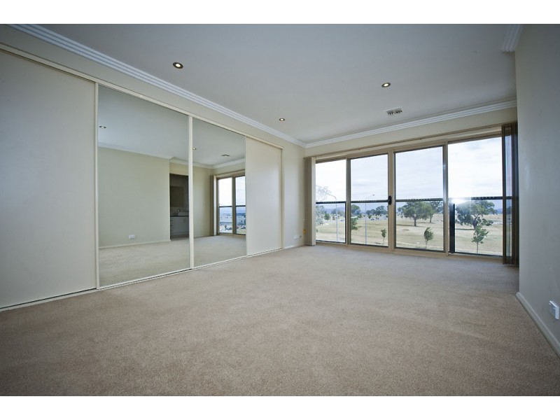 129 Anthony Rolfe Avenue, Gungahlin ACT 2912