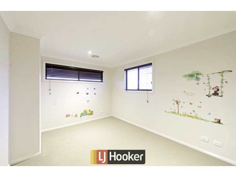 4 Hewett Crescent, Franklin ACT 2913