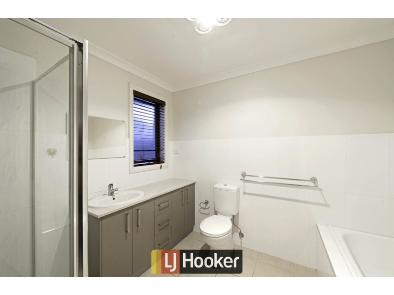 4 Hewett Crescent, Franklin ACT 2913