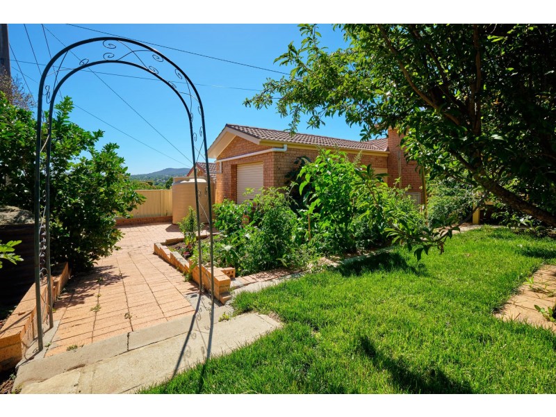14 Casey Crescent, Calwell ACT 2905