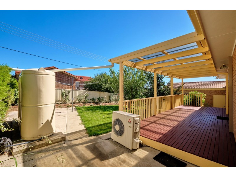 14 Casey Crescent, Calwell ACT 2905