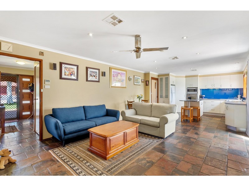 60 Herron Crescent, Latham ACT 2615