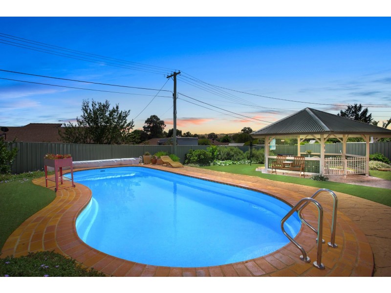 60 Herron Crescent, Latham ACT 2615