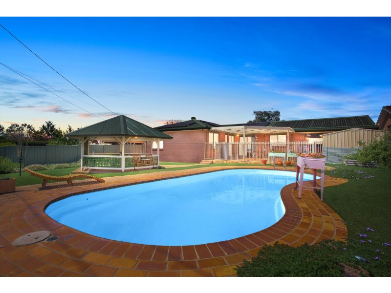 60 Herron Crescent, Latham ACT 2615
