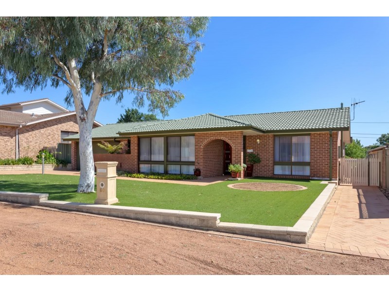 60 Herron Crescent, Latham ACT 2615