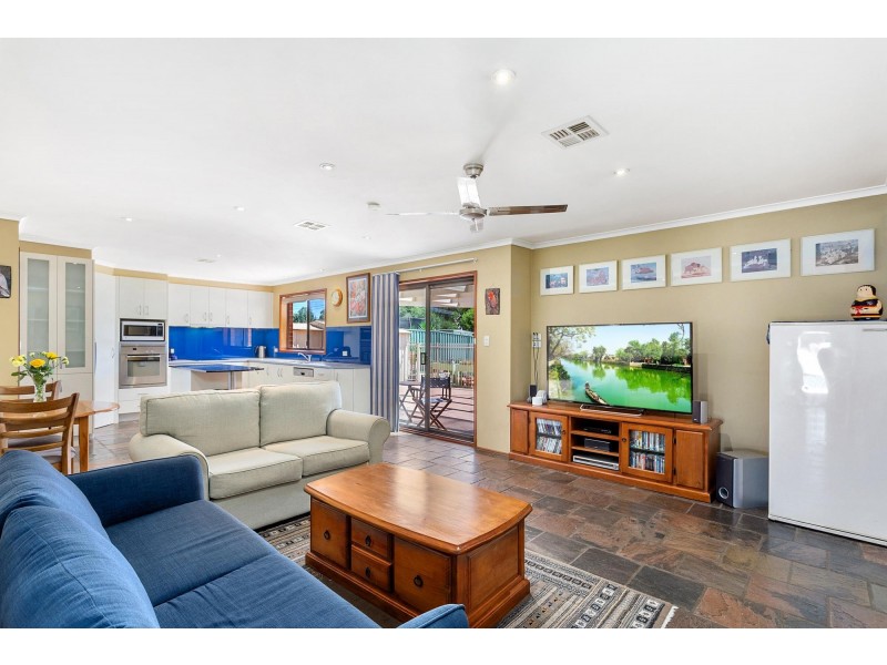 60 Herron Crescent, Latham ACT 2615