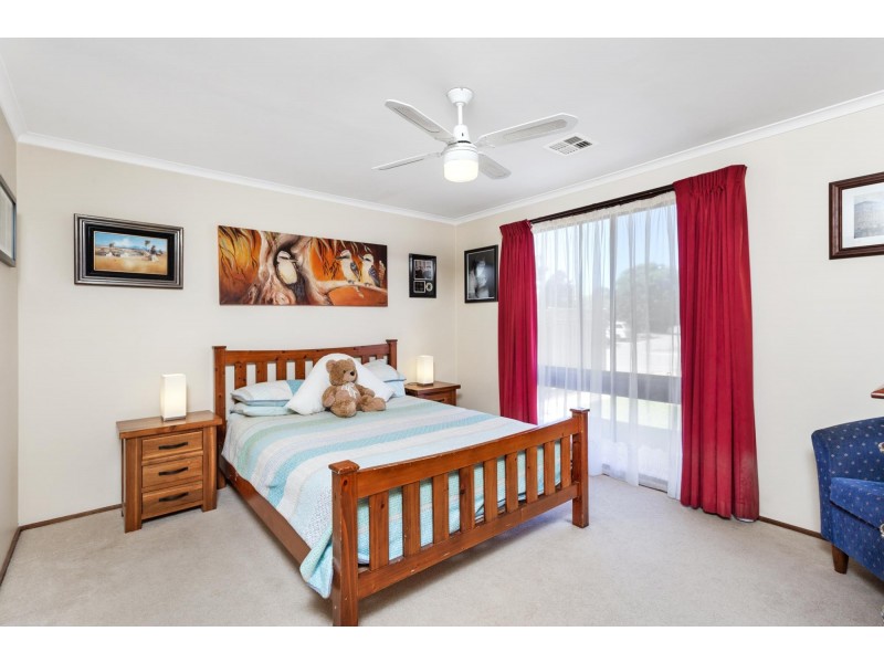 60 Herron Crescent, Latham ACT 2615