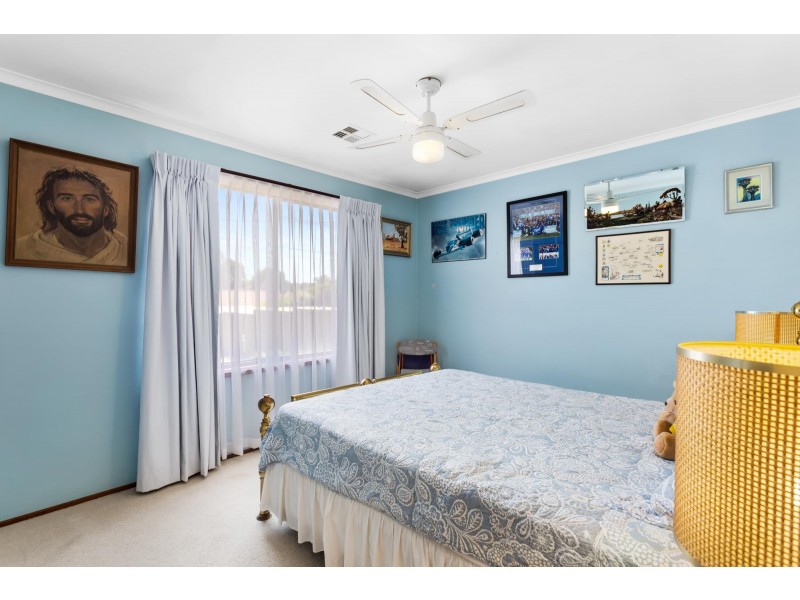 60 Herron Crescent, Latham ACT 2615