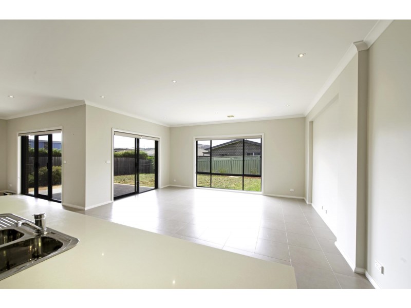 55 Paquita Street, Forde ACT 2914