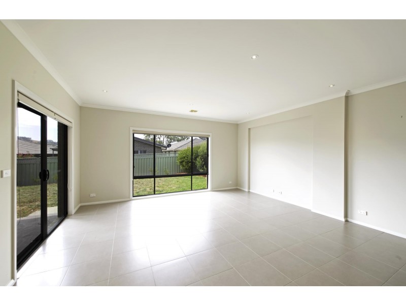 55 Paquita Street, Forde ACT 2914