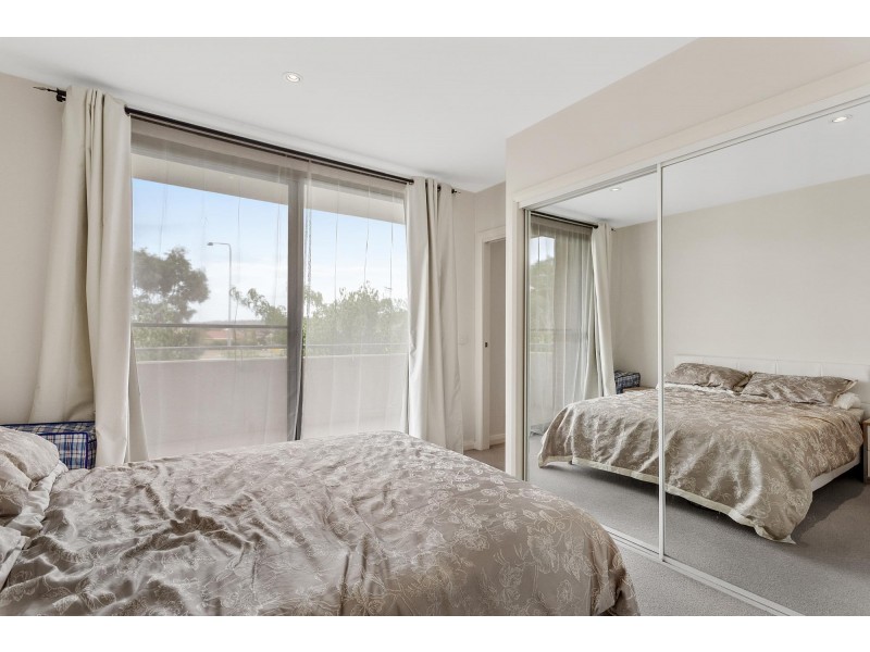 60/301 Flemington Road, Franklin ACT 2913