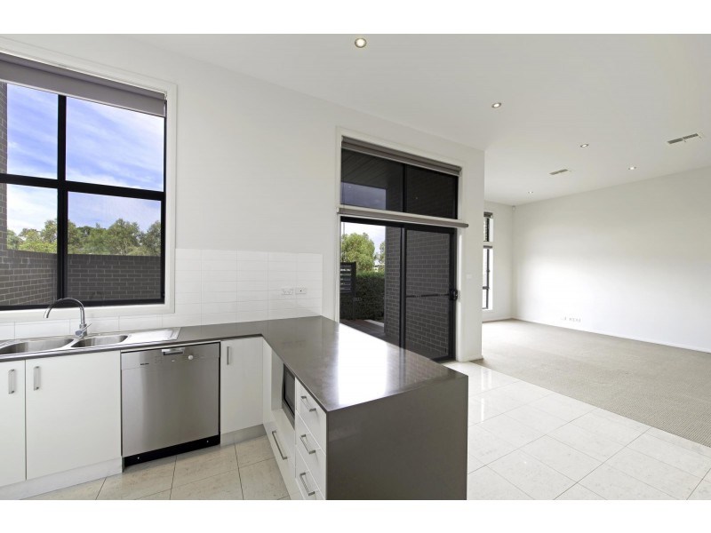 7/16 Ray Ellis Crescent, Forde ACT 2914
